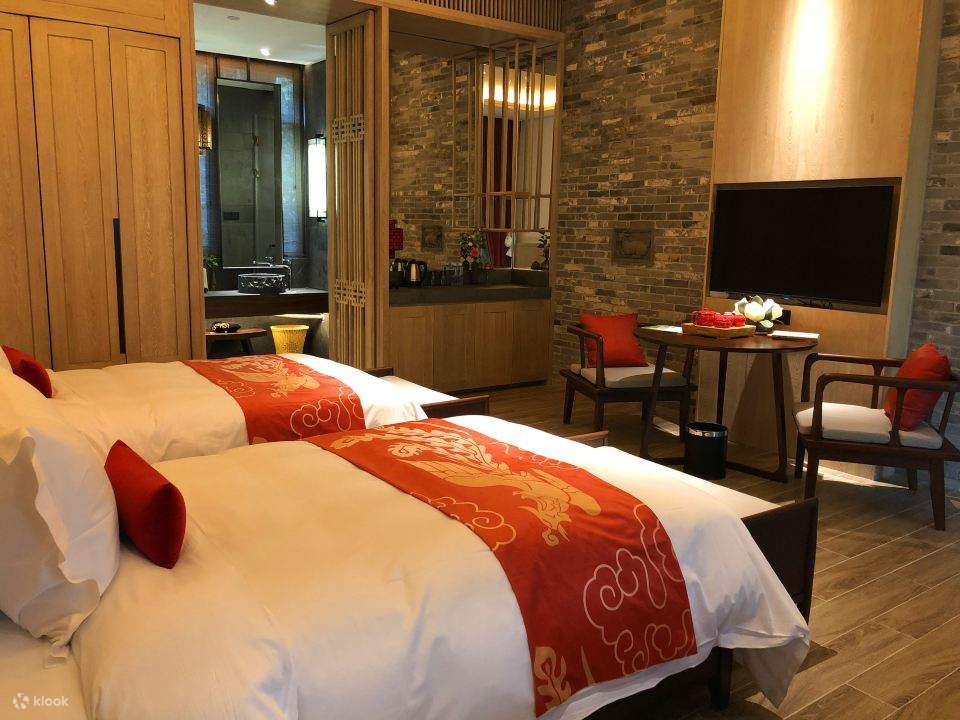 [Inside Gankeng Ancient Town/Directly reach Futian Port Line 10] Shenzhen OCT Gankeng Ancient Town - Phoenix Hakka Hotel Accommodation Package